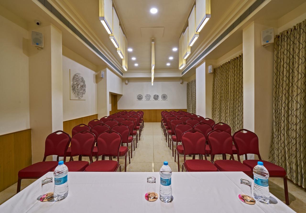 Hotel Atharv Top Rated Business Hotel In Kolhapur Zewnętrze zdjęcie
