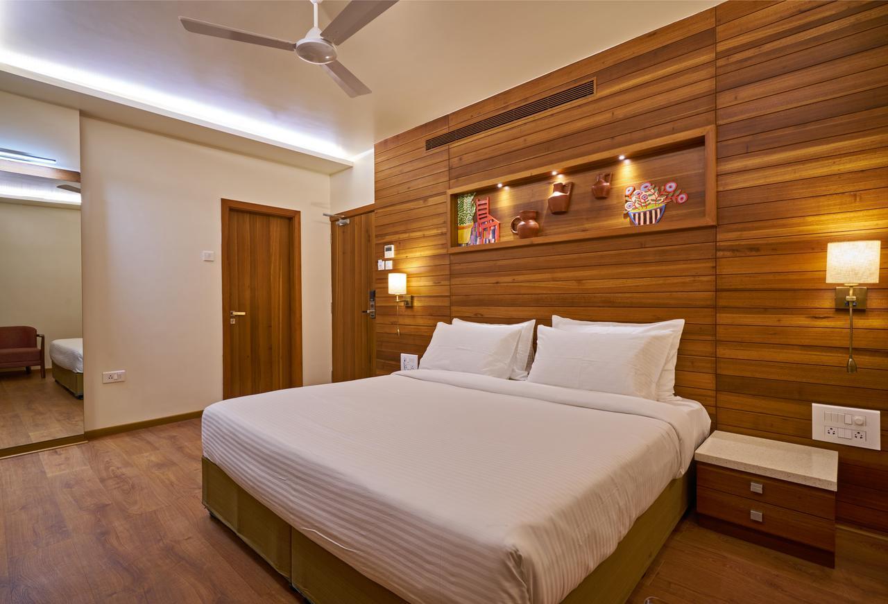 Hotel Atharv Top Rated Business Hotel In Kolhapur Zewnętrze zdjęcie