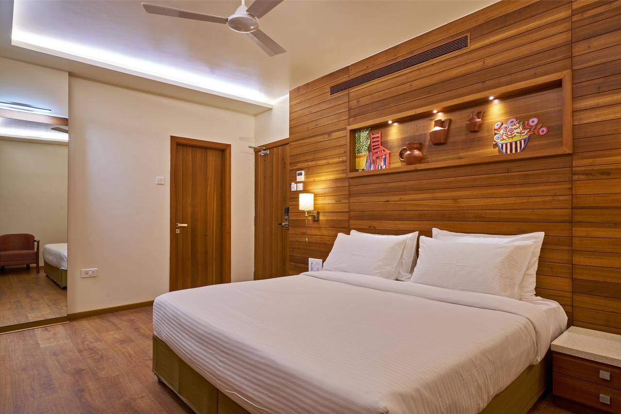 Hotel Atharv Top Rated Business Hotel In Kolhapur Zewnętrze zdjęcie