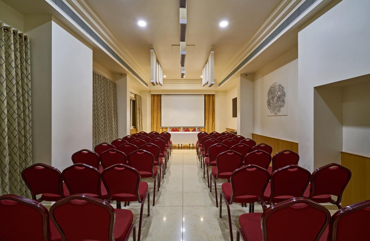 Hotel Atharv Top Rated Business Hotel In Kolhapur Zewnętrze zdjęcie