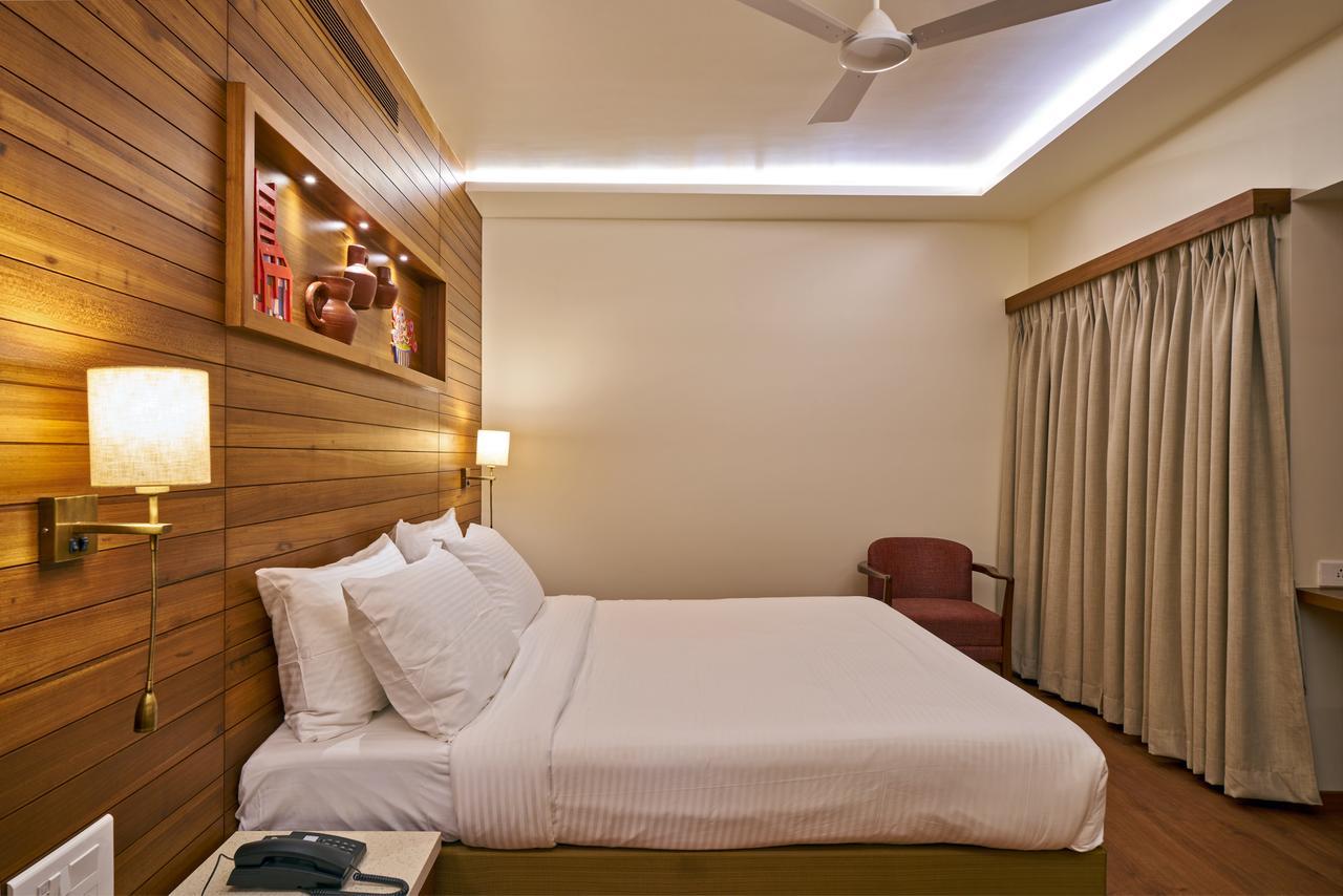 Hotel Atharv Top Rated Business Hotel In Kolhapur Zewnętrze zdjęcie