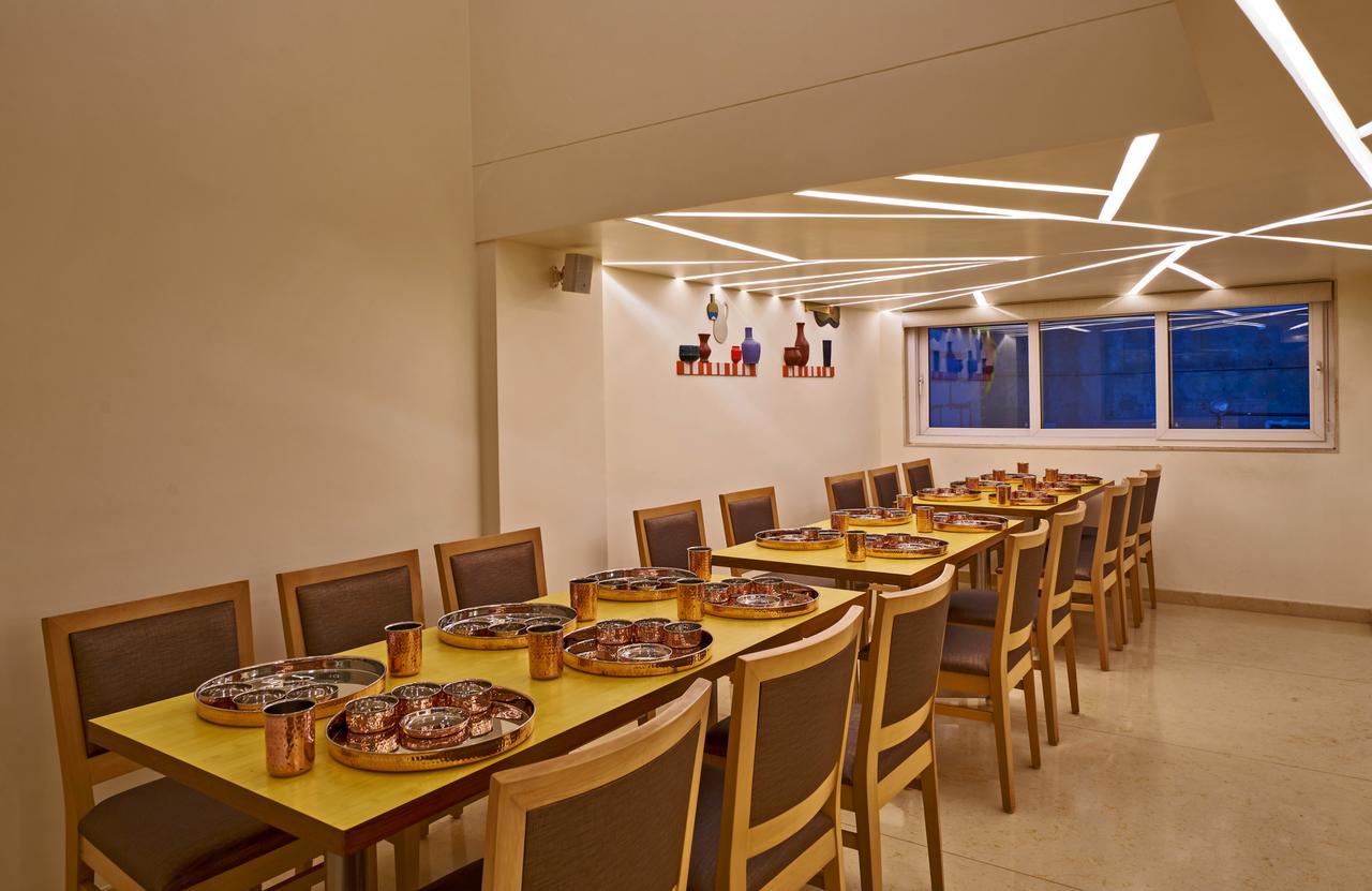 Hotel Atharv Top Rated Business Hotel In Kolhapur Zewnętrze zdjęcie