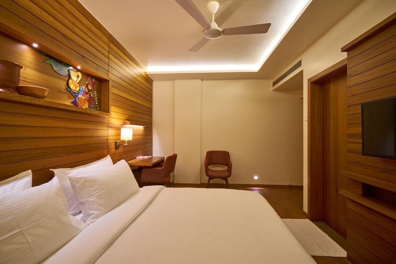 Hotel Atharv Top Rated Business Hotel In Kolhapur Zewnętrze zdjęcie