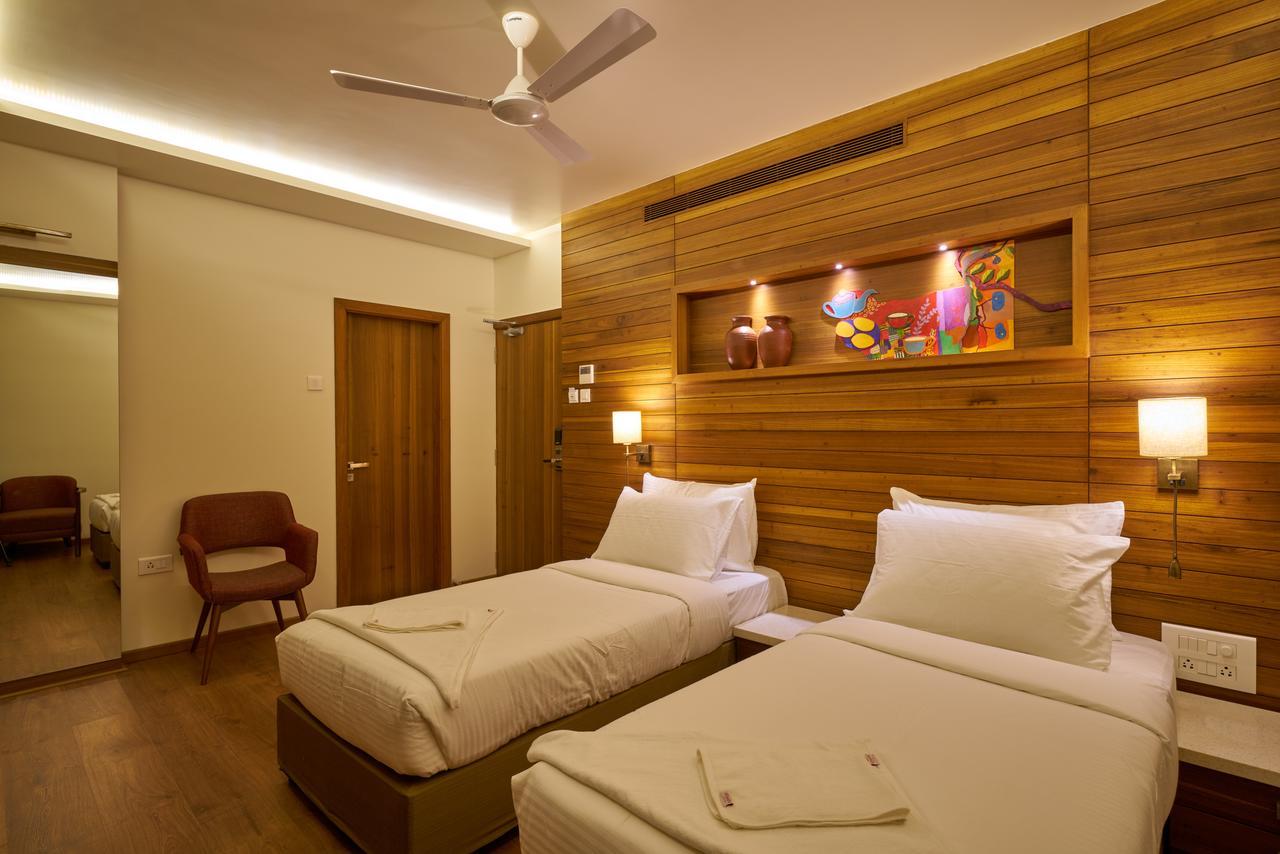 Hotel Atharv Top Rated Business Hotel In Kolhapur Zewnętrze zdjęcie
