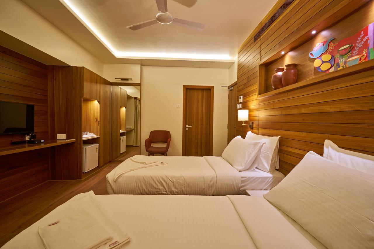 Hotel Atharv Top Rated Business Hotel In Kolhapur Zewnętrze zdjęcie