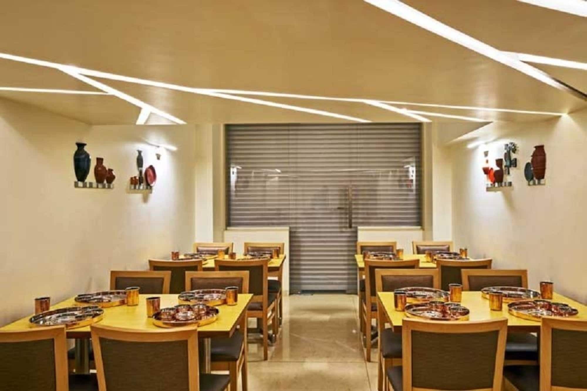 Hotel Atharv Top Rated Business Hotel In Kolhapur Zewnętrze zdjęcie